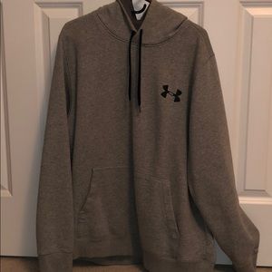 Under Armour men’s pullover hoody size XL.